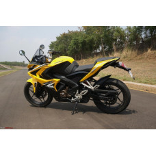 Мотоцикл Bajaj Pulsar RS200 (Індія)